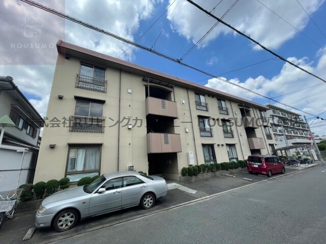 物件外観写真1　(落ち着いた雰囲気の外観です)