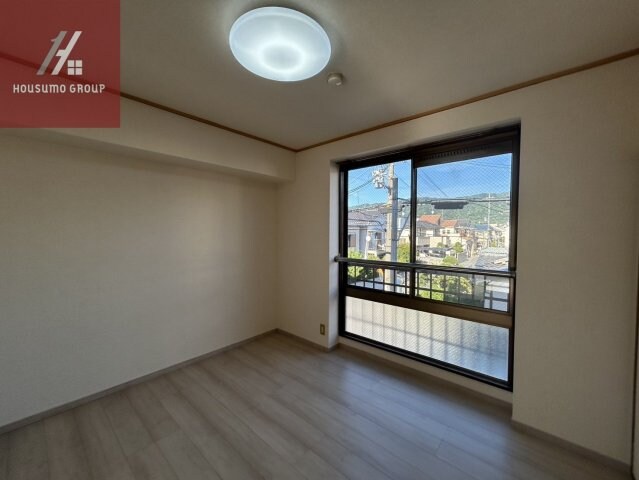 物件内観写真4　(おしゃれなリビングです)