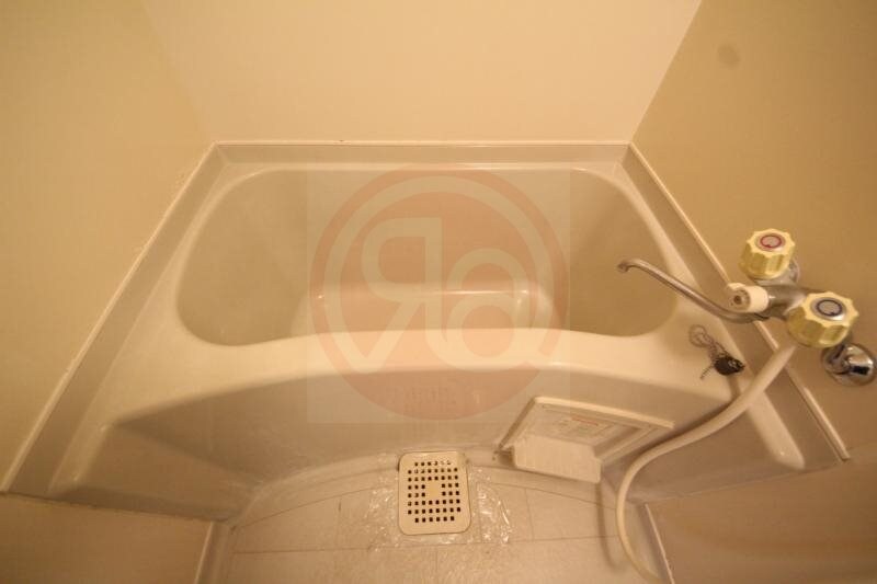 物件内観写真10　(日々の疲れを癒すお風呂付です)