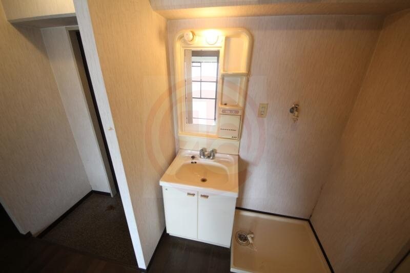 物件内観写真19　(独立洗面台、朝の身支度には欠かせません)