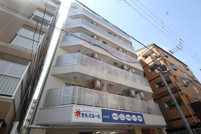 物件外観写真1　(落ち着いた雰囲気の外観です)