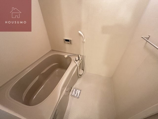 物件内観写真6　(きれいなお風呂です)