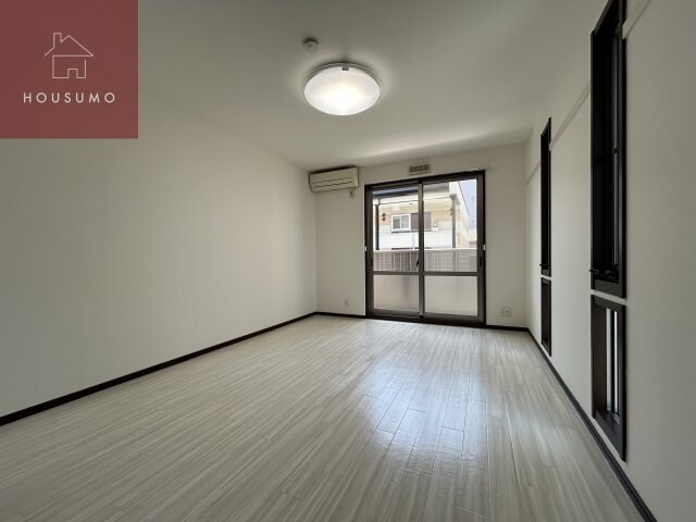 物件内観写真7　(使い勝手のいい寝室です)