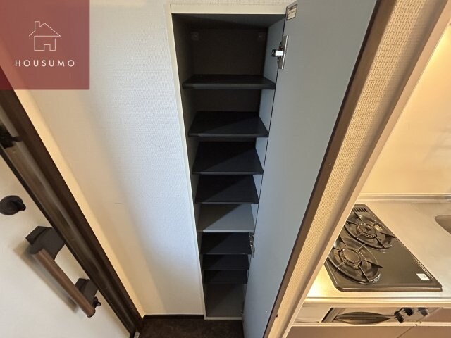 物件内観写真19　(専用の収納スペースです)