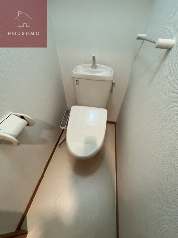 物件内観写真9　(シンプルで使いやすいトイレです)