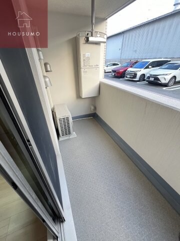 物件内観写真13　(外からの目が気にならないバルコニーで洗濯物が干せます)