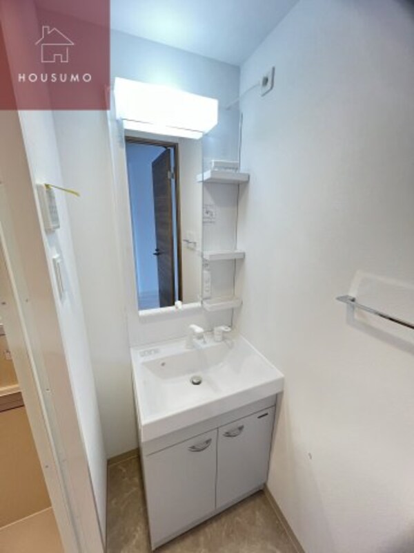 独立洗面台(朝の支度にも助かる、独立の洗髪洗面化粧台)