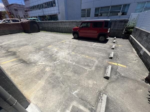 駐車場(駐車スペースもあります)