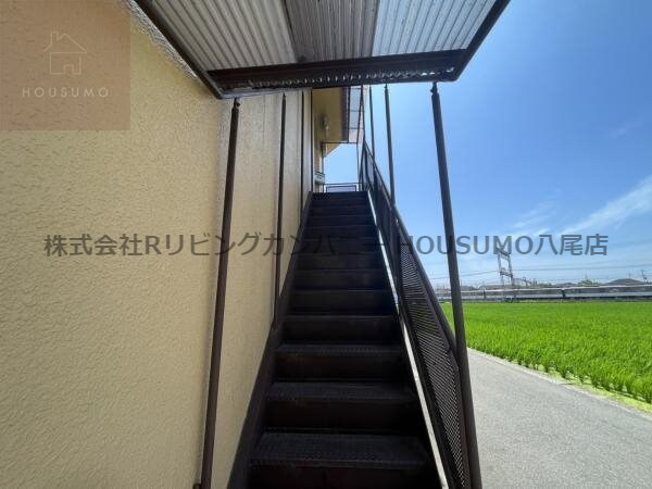 物件外観写真2　(エントランスです)