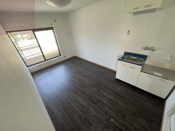 物件内観写真4　(リビングです)