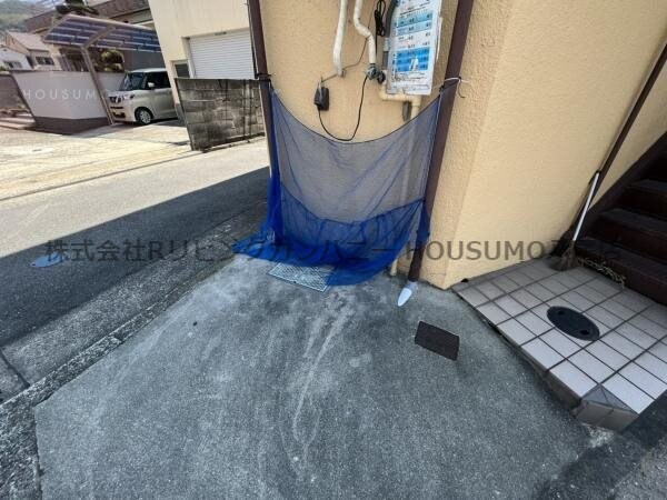 物件内観写真15　(ゴミ捨て場です)