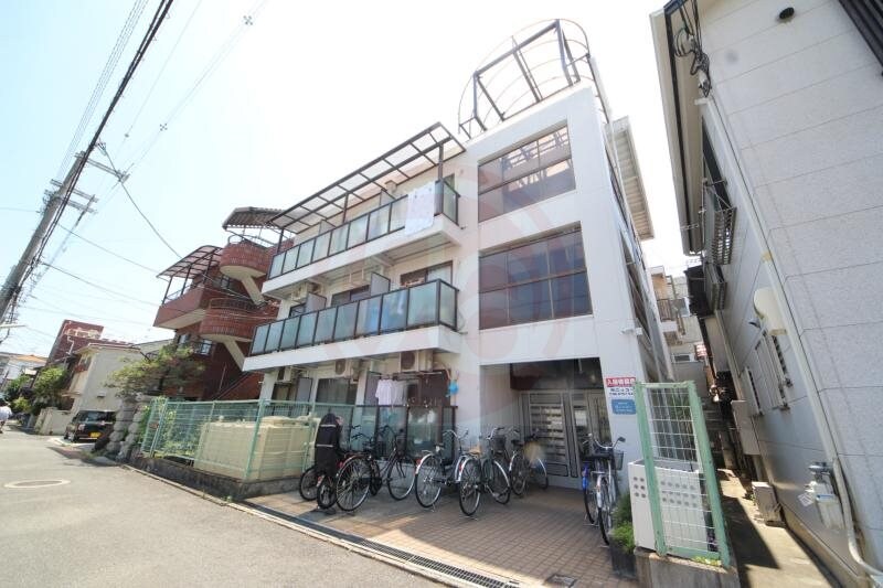 物件外観写真1　(外観もきれいです)