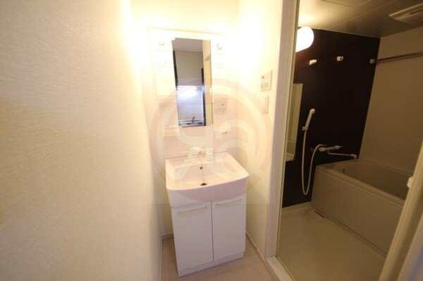 独立洗面台(朝の身支度には欠かせない独立洗面化粧台)