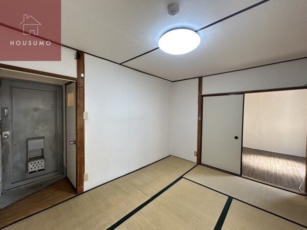 和室(落ち着いた雰囲気の和室付きです)