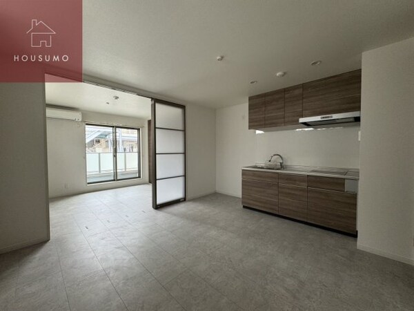 居室(おしゃれなリビングです)