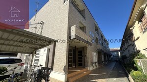ピュア　ウエスト外観写真