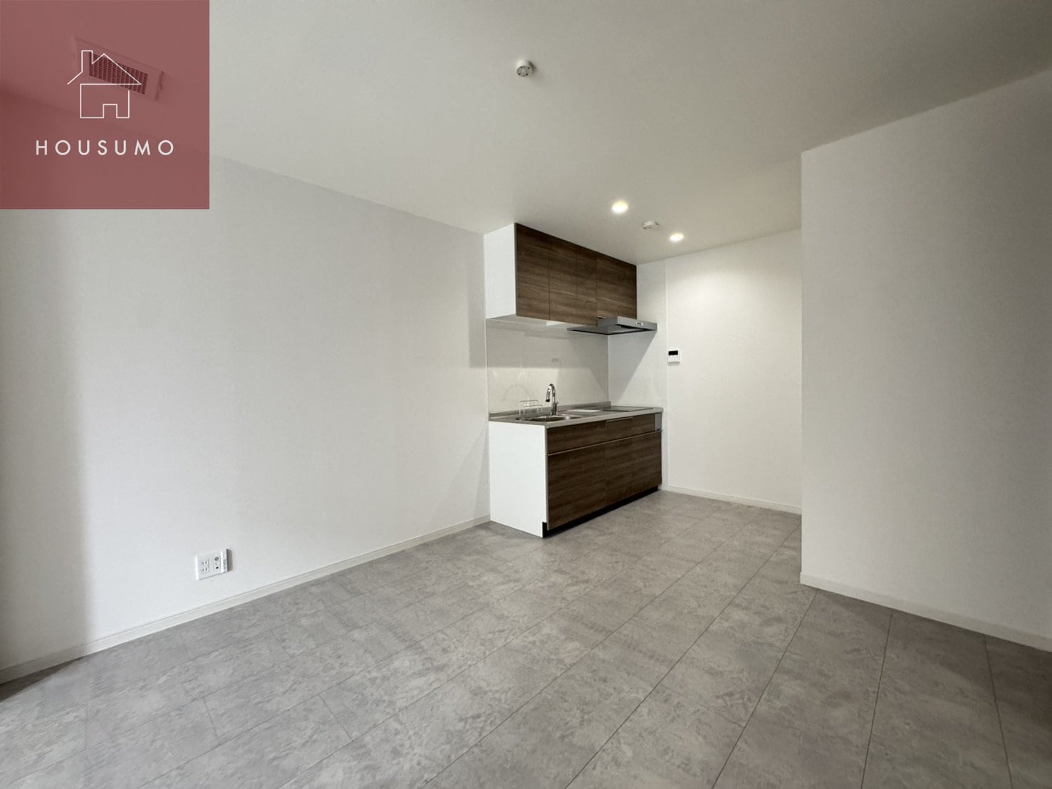 物件内観写真5　(ゆったりとしたリビングです)