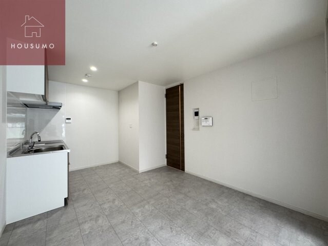 物件内観写真18　(ゆったり過ごせる居間です)