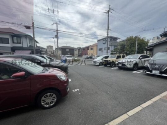 物件外観写真2　(カースペースがあります)