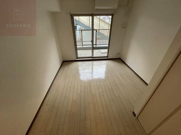 寝室(使い勝手のいい寝室です)