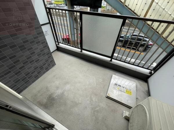 バルコニー(外からの目が気にならないバルコニーで洗濯物が干せます)