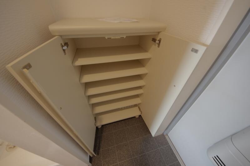 物件内観写真22　(専用の収納スペースです)