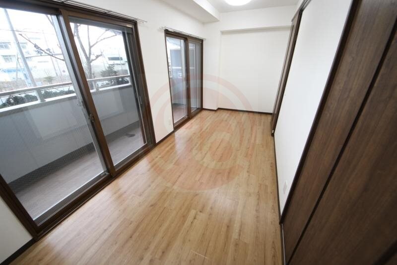 物件内観写真12　(使い勝手のいい寝室です)