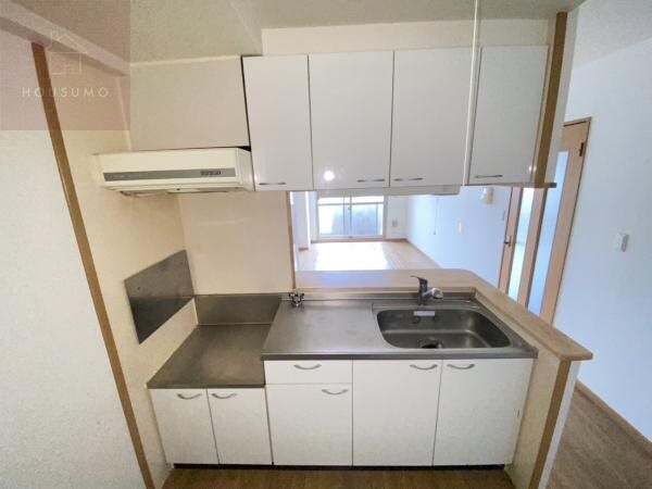 物件内観写真17　(コンパクトなキッチンで掃除もラクラク)