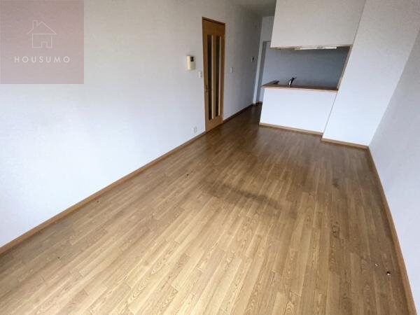 物件内観写真23　(ゆったりとしたリビングです)