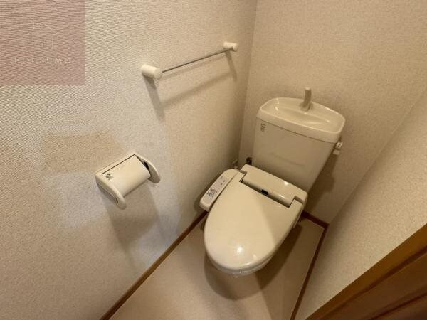 物件内観写真9　(シンプルで使いやすいトイレです)