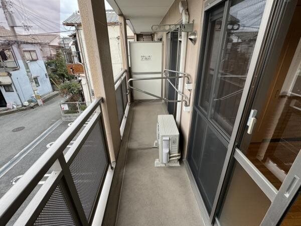 物件内観写真13　(広々としたバルコニーです)