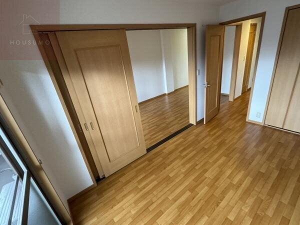 物件内観写真27　(個人の部屋や寝室として使える洋室です)