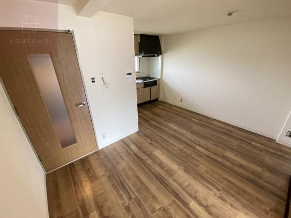 物件内観写真16　(おしゃれな居間です)