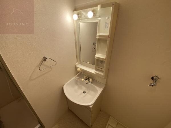 物件内観写真21　(独立洗面台、朝の身支度には欠かせません)