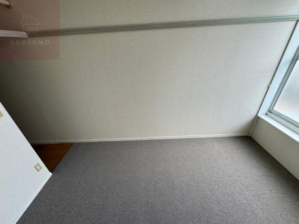 物件内観写真25　(個人の部屋や寝室として使える洋室です)