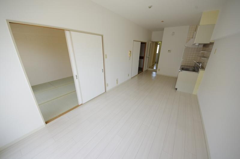 物件内観写真16　(おしゃれなリビングです)