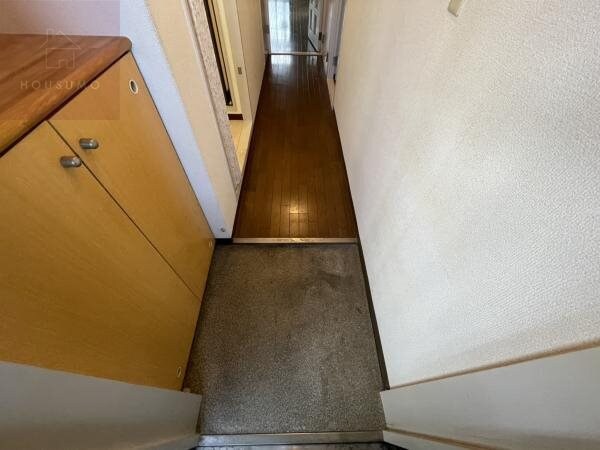 物件内観写真10　(シンプルで使いやすい玄関です)