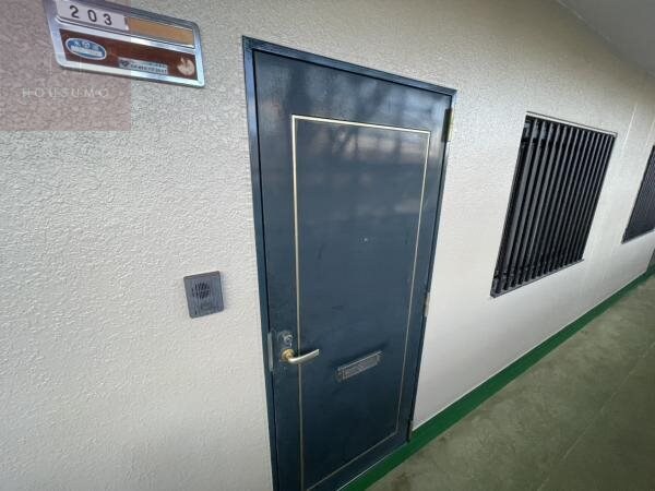 物件内観写真28　(落ち着いた玄関です)