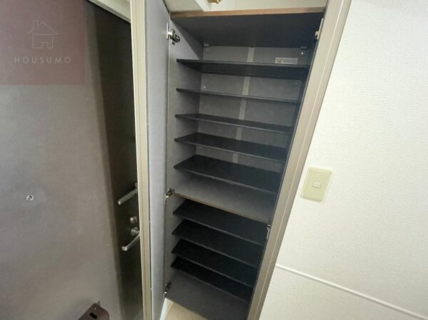 収納(たっぷりとした収納スペースです)