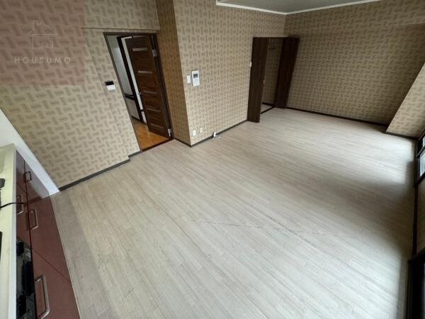 物件内観写真3　(リビングです)