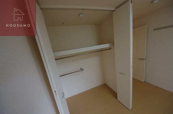 収納(同施工会社・同型モデルの室内です。（参考写真・イメージ写真）)