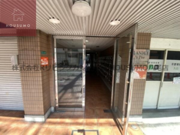 エントランス(建物の内部です)