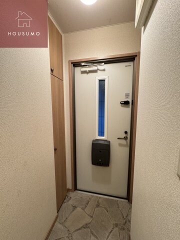 物件内観写真9　(きれいな玄関です)