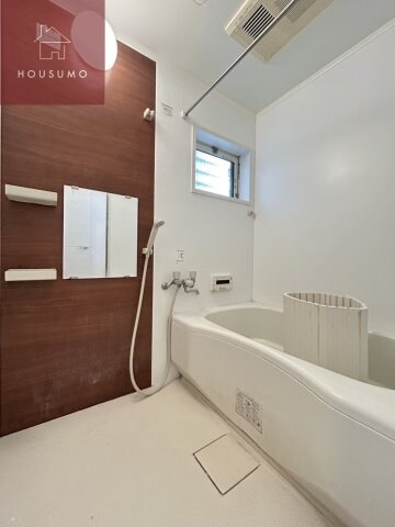 物件内観写真9　(コンパクトで使いやすいお風呂です)