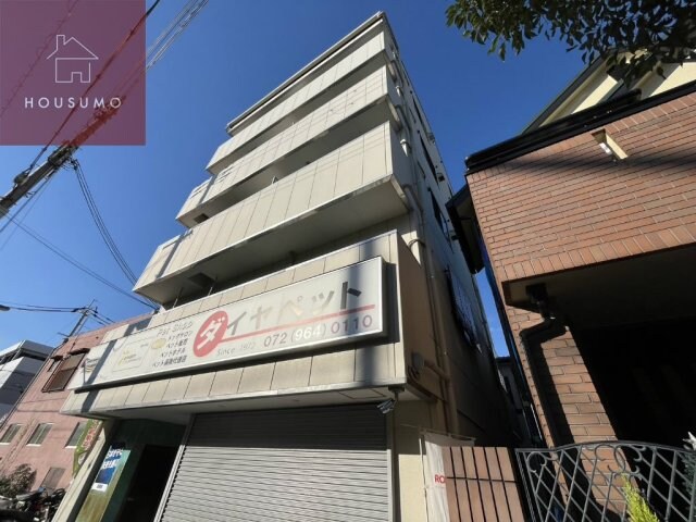 物件外観写真1　(外観は落ち着いています)