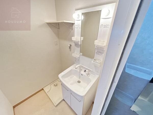 洗面・脱衣所(明るい洗面所です)