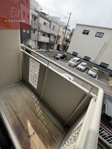 物件内観写真12　(落ち着いた時間を過ごせるバルコニーです)