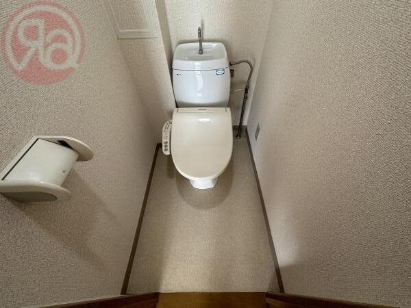 トイレ(落ち着いた色調のトイレです)