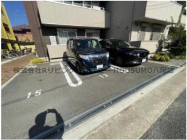 駐車場(駐車場に車を止められます)