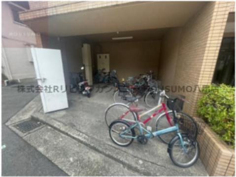 物件内観写真15　(駐輪場です)